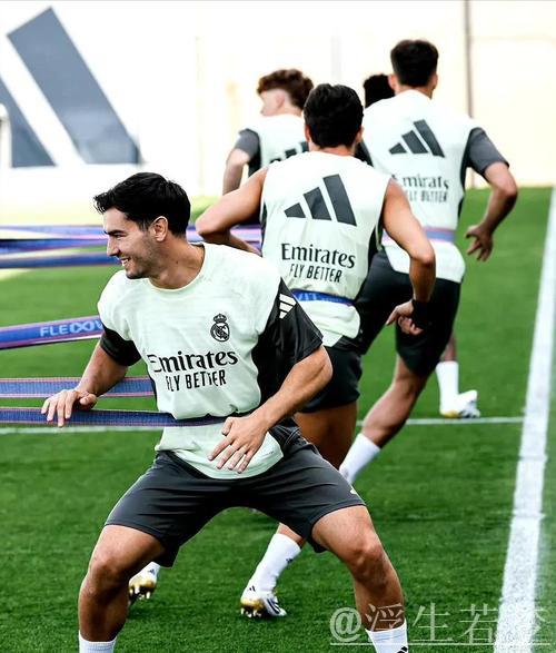 阿隆索现身皇家马德里训练场