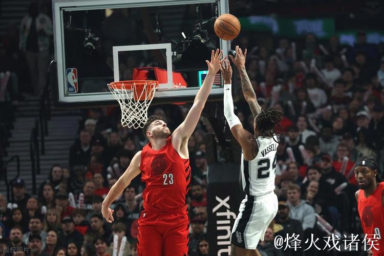 阿夫迪亚三双29+11+10 杨瀚森仅得2分 开拓者险胜马刺 阿夫迪亚三双29+11+10 杨瀚森仅得2分 开拓者险胜马刺